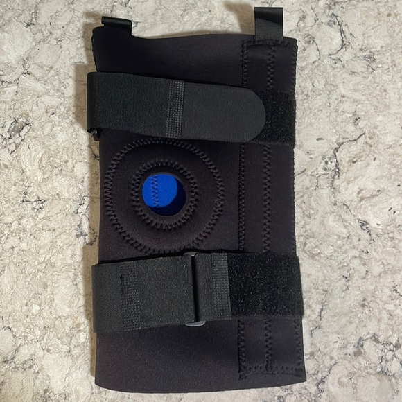 Medline Other Nwt Medline Knee Support With Removable Ubuttress Poshmark
